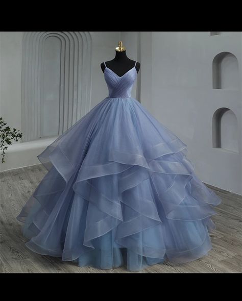 Quincenera Dresses Blue, Quinceñera Dresses, Glamorous Dresses, Barbie Dream, Grad Dresses, 15th Birthday, Disco Party, Ball Dresses, Quince