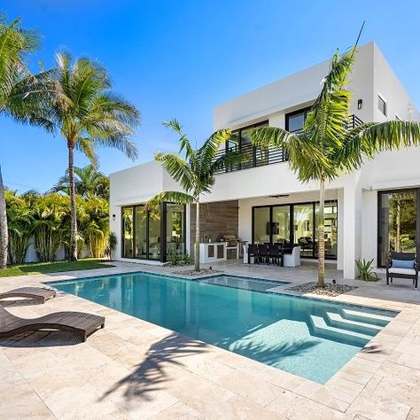 Travertine Stepping Stones - Silver - Stone Pavers Australia Crib Design, Dream Backyard Pool, Modern Pools, Dream Pools, Backyard Pool Designs, Dream House Rooms, Swimming Pool Designs, Delray Beach, Luxury Homes Dream Houses