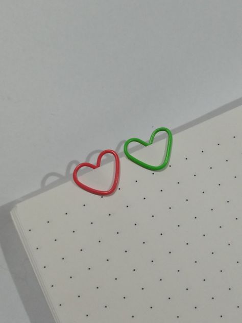 Heart Shaped Paper Clips, Paper Clip Heart, Paperclip Heart, Heart Paper Clip, Heart Paper, Paper Hearts, Paper Clips, Scrap Paper, Paper Clip