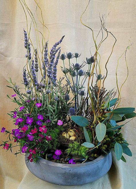 Vegetative floral design #designsbydenna Vegetative Floral Design, Floral Design Ideas, Andy Panda, Plant Arrangement, Floral Art Arrangements, Flower Structure, Spring Flower Arrangements, Altar Flowers, Flower Arrangement Designs