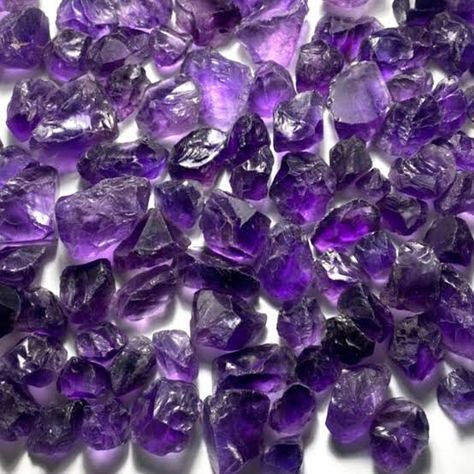 Raw Amethyst Crystal, Crystal Amethyst, Raw Amethyst, Amethyst Color, Gemstone Cabochons, Purple Aesthetic, Craft Shop, Raw Gemstones, Amethyst Stone