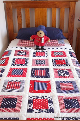 Feminine Quilt Patterns, White And Blue Quilt, Colchas Quilting, Flag Quilt, Blue Quilt, Quilt Modernen, Baby Quilt Patterns, Childrens Quilts, Patriotic Quilts