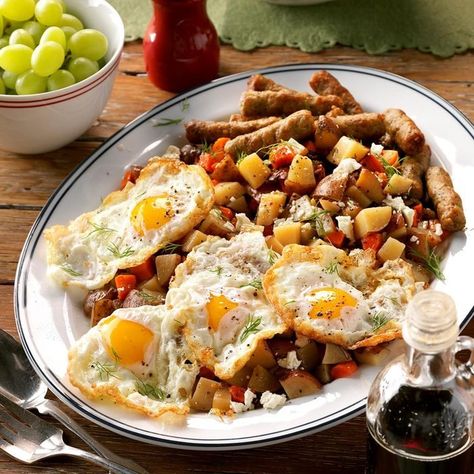 Fall Slow Cooker, Breakfast Hash Recipes, Fall Slow Cooker Recipes, Southern Breakfast, Breakfast Sausage Recipes, Slow Cooker Breakfast, Hash Recipe, Breakfast Hash, How To Cook Sausage