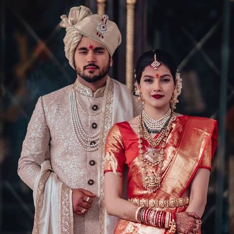 Manish Pandey Wedding, Marathi Bride And Groom Outfits, Shaadi Lehenga, Marriage Pic, Marriage Dress For Men, Manish Pandey, Wedding Matching Outfits, Indian Groom Dress, Groom Pose