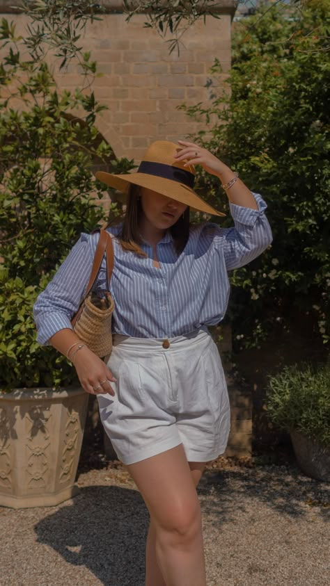 Stripe Shirt Linen Shorts Outfit Midsize, Europe Outfits Curvy, Linen Plus Size Clothing, Summer Europe Travel Outfits Midsize, Linen Shorts Outfit Plus Size, Petite Mid Size Summer Outfits, Plus Size European Summer Outfits, Chubby Girl Beach Outfit, Plus Size Summer 2023