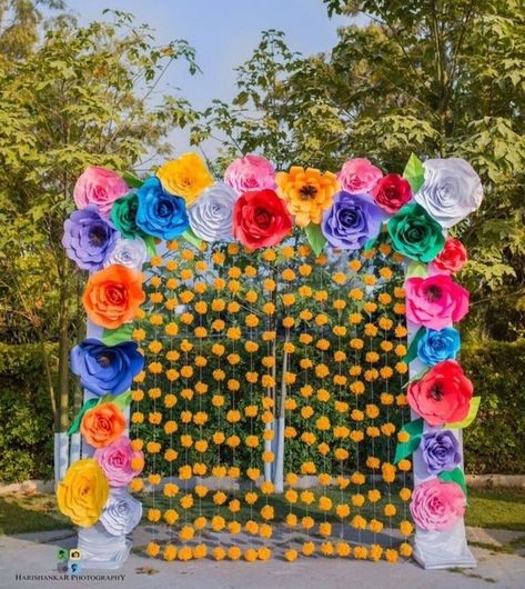 Backdrop Stage Decorations, Decoration Using Paper, Backdrop Decorations Wedding, Stage Decorations Wedding, Stage Decoration Ideas, Wedding Stage Backdrop, Wedding Stage Design, Desi Wedding Decor, Mexican Party Theme