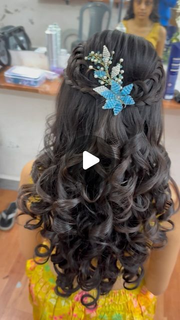 Front Hairstyle With Curls, Open Curls Hairstyles Indian, Open Curls, Hair With Curls, Bridal Hairstylist, Open Hair, Front Hair, Open Hairstyles, Indian Bridal Hairstyles