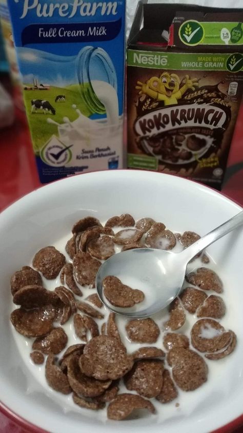 Sereal Sarapan, Coco Crunch, Tumblr Food, Yummy Alcoholic Drinks, Foodie Instagram, Makanan Diet, Delicacy Food, Food Drink Photography, Drink Photography