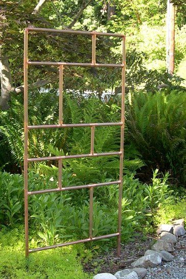 Trellis made from copper pipe.  (You could use other materials too) Dishfunctional Designs: The Upcycled Garden May 2013 Wooden Garden Trellis, Copper Trellis, Garden Trellis Designs, Patio Trellis, Metal Garden Trellis, Diy Garden Trellis, Metal Trellis, Trellis Ideas, Upcycle Garden