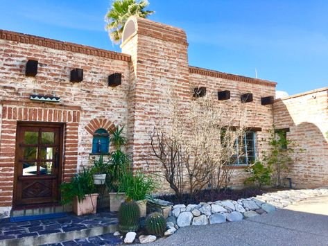 Southwestern Home Exterior, Adobe Exterior, Santa Fe Ranch, Santa Fe Style Decor, Shady Hollow, Tucson Style, Modern Adobe, Brick Pillars, Fantasy Terrain