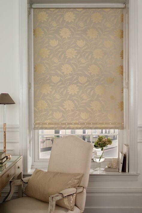 Beige patterned roller blind. We love the neutral look Curtains For Grey Bedroom, Roll Curtains, Country Blinds, Roller Blinds Bedroom, Blinds Bedroom, Roll Up Blinds, Room Blinds, Window Roller Blinds, Living Room Blinds