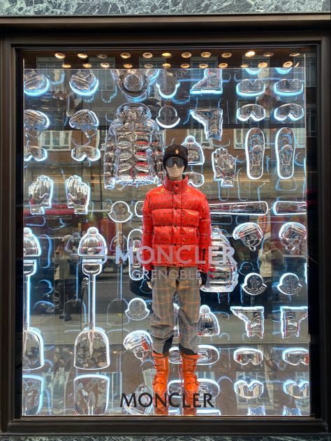 Sports Window Display, Bond Street London, Photo Booth Design, Google Store, Booth Display, Bond Street, Sports Bar, Display Design, Shop Window