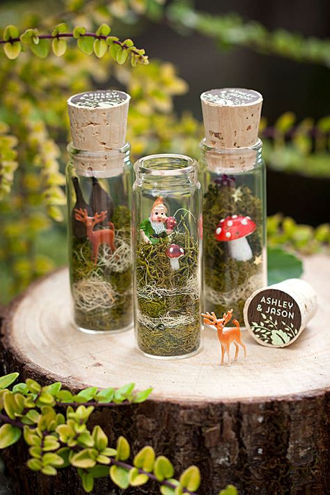 DIY Fairy Terrariums via evermine Terraria Party, Woodland Fairy Birthday Party, Woodland Fairy Birthday, Fairy Terrarium, Fairy Garden Crafts, Handmade Charlotte, Deco Nature, Fairy Birthday Party, Fairy Crafts