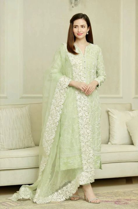 Stylish Kurtis Design, Pakistani Formal Dresses, Open Shirt, Pakistani Fancy Dresses, Pakistani Fashion Party Wear, Kurta Neck Design, Fancy Dresses Long, Kurti Designs Party Wear, Kurta Designs Women