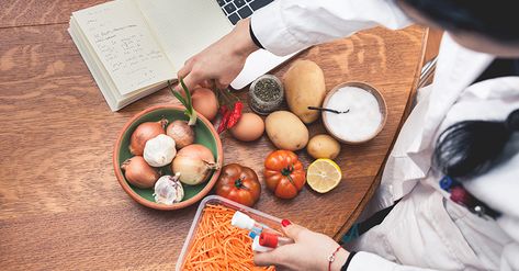 What in the World is Public Health? | ExploreHealthCareers.org Nutrition Jobs, Travel Outfit Spring, Precision Nutrition, I Quit Sugar, Breakfast Low Carb, Nutrition Certification, Overnight Oat, Quit Sugar, Holistic Nutritionist