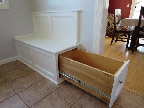 Deep drawer in custom nook bench creates substantial storage! Diy Nook Bench, Corner Breakfast Nook Ideas, Banquette With Storage, Cottage Storage, Diy Breakfast Nook, Breakfast Nook Bench, Nook Bench, Breakfast Nook Ideas, Koti Diy