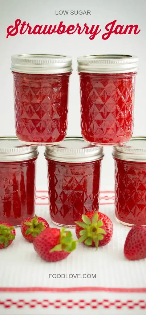 Low Sugar Strawberry Jam Recipe, Low Sugar Jam, Jam Making, Jam Jam, Strawberry Jam Recipe, Strawberry Oatmeal, Blueberry Crumble, Jam And Jelly, Homemade Jam