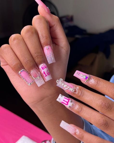 Birthday Nails Square, Nails Pink Acrylic, Sweet 16 Nails, Nails Birthday, Birthday Nail Designs, Acrylic Toe Nails, Colored Acrylic Nails, Girly Acrylic Nails, Nails Square