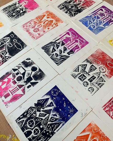 👏🏻 Collagraph prints in TWO colours! After last weeks success printing our foam collagraphs, this week classes experimented with using two… | Instagram Collograph Printmaking, Art Club Projects, Visual Art Lessons, Printmaking Projects, Art Education Projects, Middle School Art Projects, Printmaking Art, Elementary Art Projects, Art Lessons Elementary