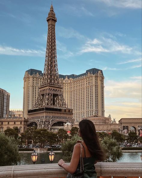 Vegas Ig Pictures, Las Vegas Aesthetic Pictures, Las Vegas Sign Picture Ideas, Vegas Inspo Pics, Las Vegas Picture Ideas, Vegas Picture Ideas, Vegas Instagram Pictures, Las Vegas Instagram Pictures, Vegas Poses