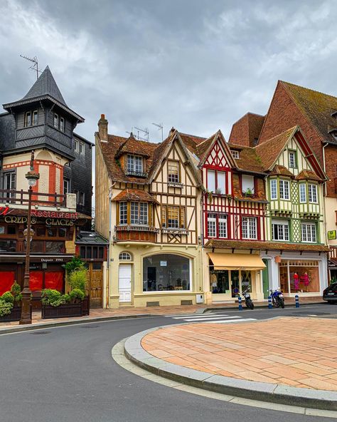 Steven Van der Hulst | travel - city & village - photography | Look at this fantastic architecture in Deauville, Normandy 🇫🇷 Make sure you save this post 😉 #france #normandie #normandy #deauville… | Instagram Deauville France, France Aesthetic, Village Photography, Normandy France, The Great Gatsby, Beautiful Photos Of Nature, City Travel, Beautiful Photo, Make Sure