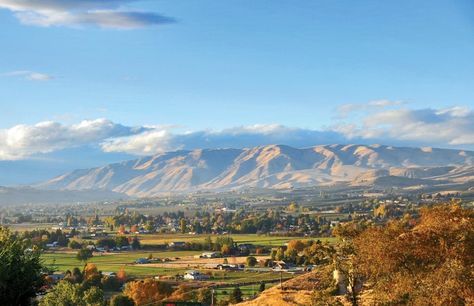 The beautiful Yakima Valley in Washington State. Picture taken to the northwest toward Selah, WA and Naches, WA by Karl Corpron Officially One, Yakima Washington, Yakima Valley, Washington State Travel, Evergreen State, Outdoor Pictures, Wine Food, San Juan Islands, Cascade Mountains