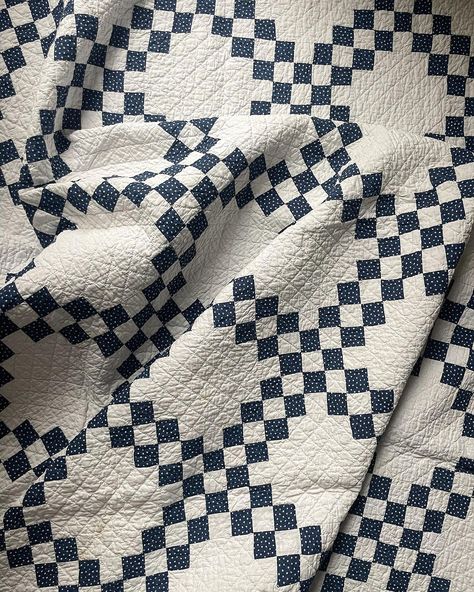 Green And White Quilt, Irish Quilt Patterns, Irish Chain Quilt Pattern, Irish Quilt, Gift For Myself, Spare Bed, Irish Chain Quilt, Two Color Quilts, Blue And White Decor