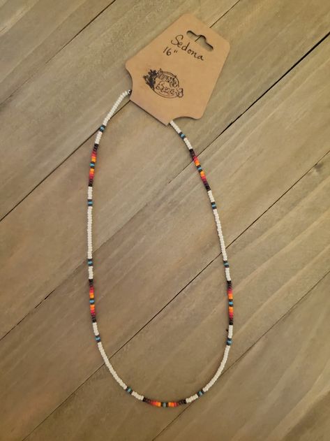 Beads Necklace Patterns, Beaded Surfer Necklace, Diy Country Jewelry, Beaded Western Necklace, Cute Seed Bead Necklaces, Homade Jewelry, Beaded Necklaces Ideas, Bead Necklace Aesthetic, Western Beaded Jewelry