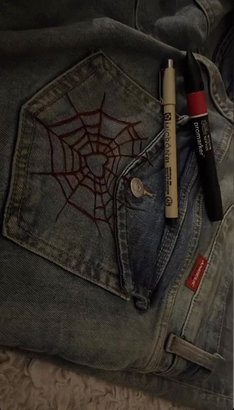 spiderman, pants, custom pants Things To Draw On Your Pants, Designs To Paint On Jeans, Diy Jean Designs, Pants Design Paint, Draw On Pants, Paint Pants Ideas, Pant Painting Ideas, Painting Pants Diy, Painting On Pants Ideas