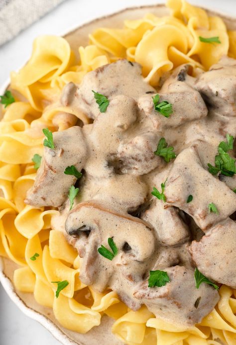 Instant Pot Easy Beef Stroganoff (With Fresh Mushrooms) - Happy Family Recipes Instant Pot Stroganoff, Beef Stroganoff Instant Pot, Instant Pot Beef Stroganoff, Happy Family Recipe, Tender Beef Stew, Easy Beef Stroganoff, Instant Pot Easy, Beef Stroganoff Easy, Sour Cream Sauce