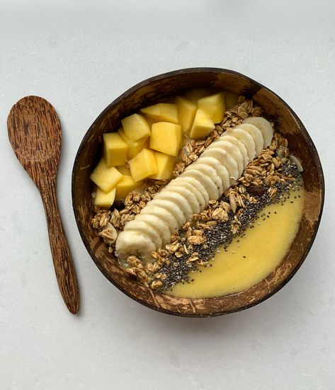 Grain Bowl Aesthetic, Quinoa Bowl Aesthetic, Smoothie Bowl Aesthetic Instagram, Aesthetic Granola Bowl, Acai Bowl Aesthetic Beach, Banana Smoothie Bowl, Fruit Shop, Vegan Bowls, Peanut Butter Oatmeal