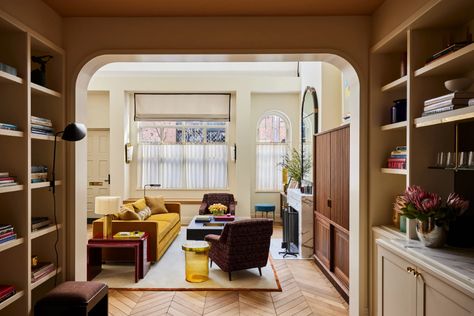 Appartement New York, Jean Louis Deniot, Red Dining Room, Office Nook, Glass Side Tables, Jane Fonda, Upper East Side, Design Strategy, Carriage House