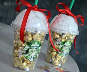 Starbucks gift card in cup - Fill a frappuccino cup with candy and stuff a gift card inside. Then, top it with some white tissue paper, secure lid back on, and finish with a bow around the straw. Such a cute way to give a gift card! Christmas Gift Wrapping Ideas, Frugal Christmas, Gift Wrapping Ideas, Wine Gift Baskets, Starbucks Gift Card, Starbucks Gift, Unique Gift Wrapping, Simple Gift Wrapping, Christmas Gifts For Coworkers