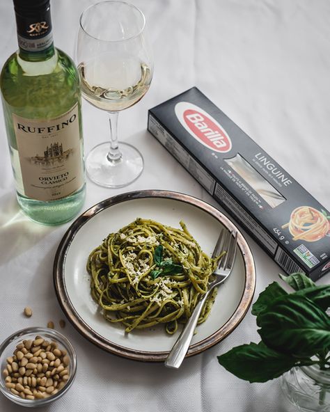 Barilla Pesto Linguini Barilla Pesto, Basil Pesto Recipes, Linguine Pasta, Quick Vegetarian Meals, Basil Pasta, Homemade Pesto, Homemade Italian, Basil Pesto, Pesto Sauce