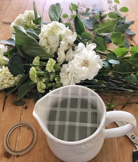 Small Flower Arrangements Diy, Easy Small Flower Arrangements, Easy Diy Flower Arrangements, Cheap Fresh Flower Centerpieces, How To Make Flower Arrangements Vase, Small Flower Arrangements With Eucalyptus, Flower Arrangements Clear Vase, Fake Flower Arrangements Clear Vase, Making Flower Arrangements