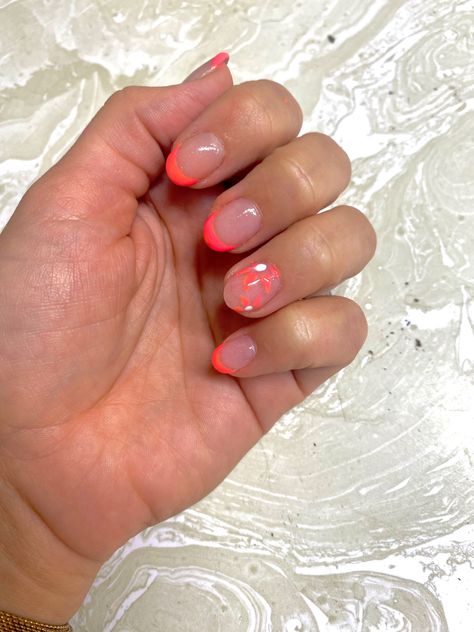 Bright Pink French Tips, Beach Nails Pink, Diy Nails At Home Nailart, French Tips With Flowers, Easy Diy Nails At Home, Nails Pink Summer, Easy Diy Nails, Watermelon Nail Designs, Watermelon Nail