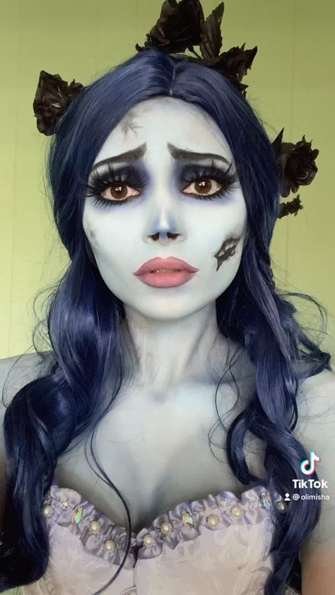 Corpse Bride Makeup Tutorial, Corpse Bride Halloween Makeup, Bride Halloween Makeup, Bride Makeup Tutorial, Corpse Bride Halloween, Corpse Bride Makeup, Halloween Bride Costumes, Make Up Sposa, Handmade Halloween Costumes