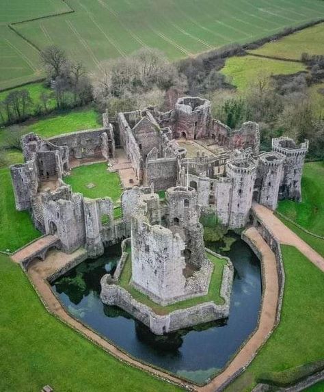 Raglan Castle  Historic Landmark in Raglan, Wales ‧  Raglan Castle is a late medieval castle located just north of the village of Raglan in the county of Monmouthshire in south-east Wales. It was built in the 12th century but the ruins visible today date back to a construction from the 15th century and following years. Raglan Castle, Uk Castles, Welsh Castles, Hohenzollern Castle, Bodiam Castle, British Castles, Small Castles, Chateau Medieval, Beautiful Ruins