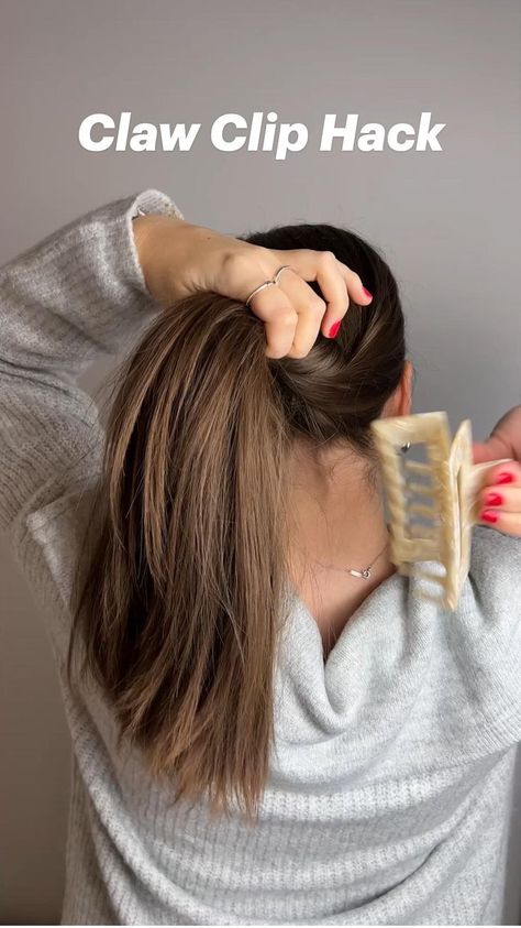 Claw Clip Hack for All Hair Types | Elia Essentials | Pinterest Claw Clip Hairstyles, Hair Tips Video, Clip Hairstyles, Hair Tutorials For Medium Hair, Hair Stylies, Work Hairstyles, Hair Up Styles, Bun Hairstyles For Long Hair, Hairdo For Long Hair