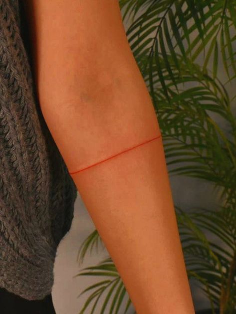 Red Arm Band Tattoo For Women, Red Line Tattoo Arm, Red Arm Band Tattoo, Red Band Tattoo, Red Arm Tattoos For Women, Red Arm Tattoo, Red Line Tattoo, Red String Tattoo, Tattoo Bee