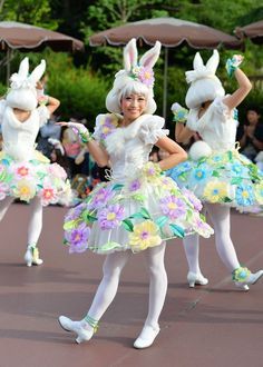 Parade Costumes, Disney Parade, Theme Park Outfits, Easter Costume, Bunny Costume, Easter Parade, Disney Cosplay, Stage Costume, Disney Costumes