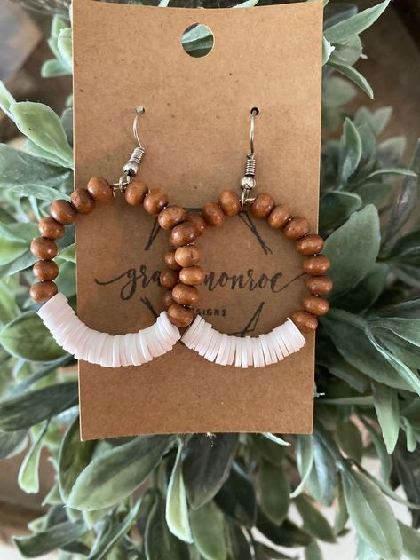 White Heishi Bracelet, Wood Bead Hoop Earrings, Homemade Earrings Ideas How To Make, Wood Beaded Earrings, Heishi Hoop Earrings, Wooden Beaded Jewelry, Wood And Bead Earrings, Clay Boho Earrings, Diy Bead Projects