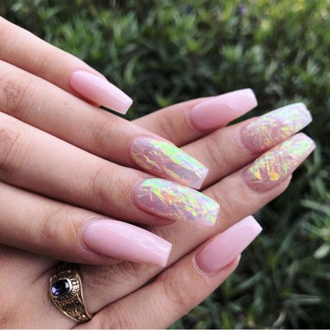 Foil nail design long coffin pink nude Holographic Foil Nails, Pink Foil Nails, Nail Design Long, Foil Nail Designs, Summer Acrylic, Nail Foil, Lovely Nails, New Nail Polish, Dark Days