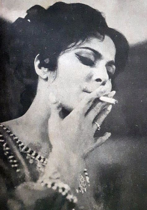 Waheeda Rehman, Indian Cinema, Time Photo, The Roots, Once Upon A Time, Lips, Black