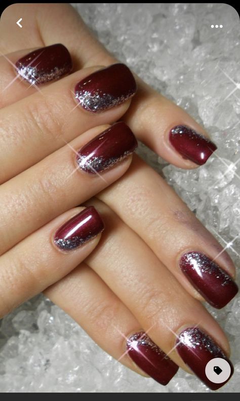 Classy Nail, December Nails, Red Christmas Nails, Classy Nail Designs, Christmas Nails Easy, Christmas Gel Nails, Makijaż Smokey Eye, Burgundy Nails, Red And Silver