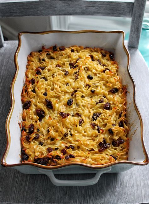 Myrna’s Apple Raisin Kugel (Noodle Pudding) – SIMPLY BEAUTIFUL EATING Noodle Pudding, Noodle Kugel Recipe, Rosh Hashana Recipes, Rosh Hashanah Recipes, Jewish Holiday Recipes, Jewish Cuisine, Passover Recipes, Rosh Hashana, Noodles Recipe