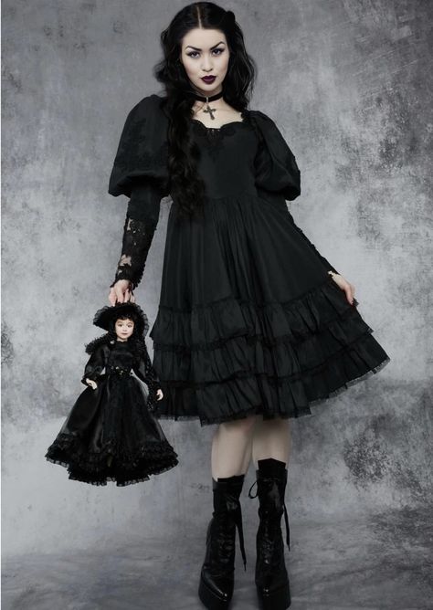 Babydoll Goth, Doll Purse, Everyday Goth, Punk Plaid, Goth Dresses, Afro Punk Fashion, Midi Dress Outfit, Occult Fashion, Gothic Looks