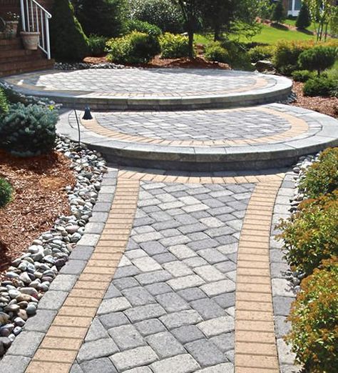 Double Circle Stepped Front Walkway Garden Paving Ideas Inspiration, Landscaping Pathways, Lighting Pathway, Pavers Patio, Front Yard Walkway, Pavers Design, Garden Pathways, Paver Designs, Walkway Landscaping