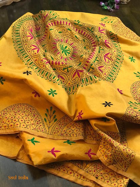 Yellow Colour Saree, Sari Embroidery, Embroidery Room, Katha Design, Katha Stitch, Kantha Stitch Saree, Bengal Saree, Katha Work, Stitch Saree