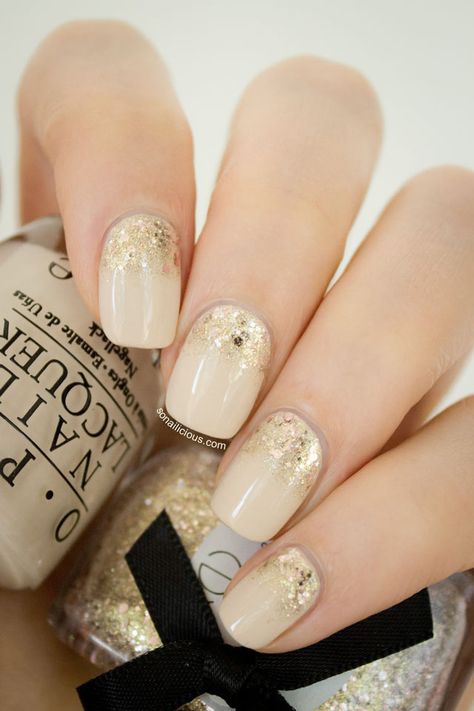 The Golden Hour – Reverse Glitter Gradient Nails Fall Wedding Nails, Glitter Gradient Nails, Nail Bling, Designer Nails, Glitter Manicure, Milky Nails, Gold Nail Art, Nude Nail, Gradient Nails